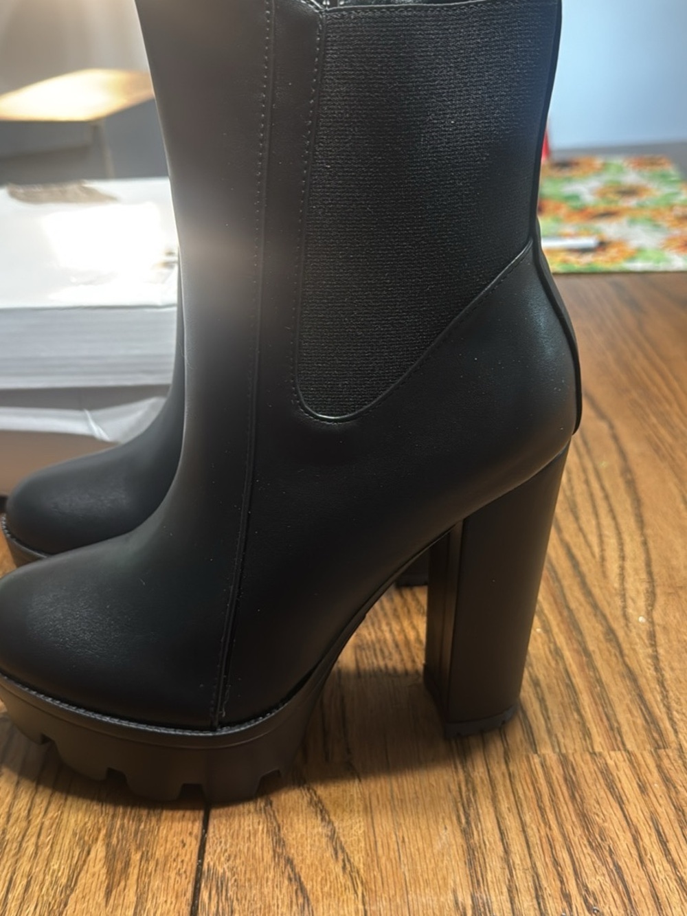 Women's Black Chunky Heel Chelsea Boot
